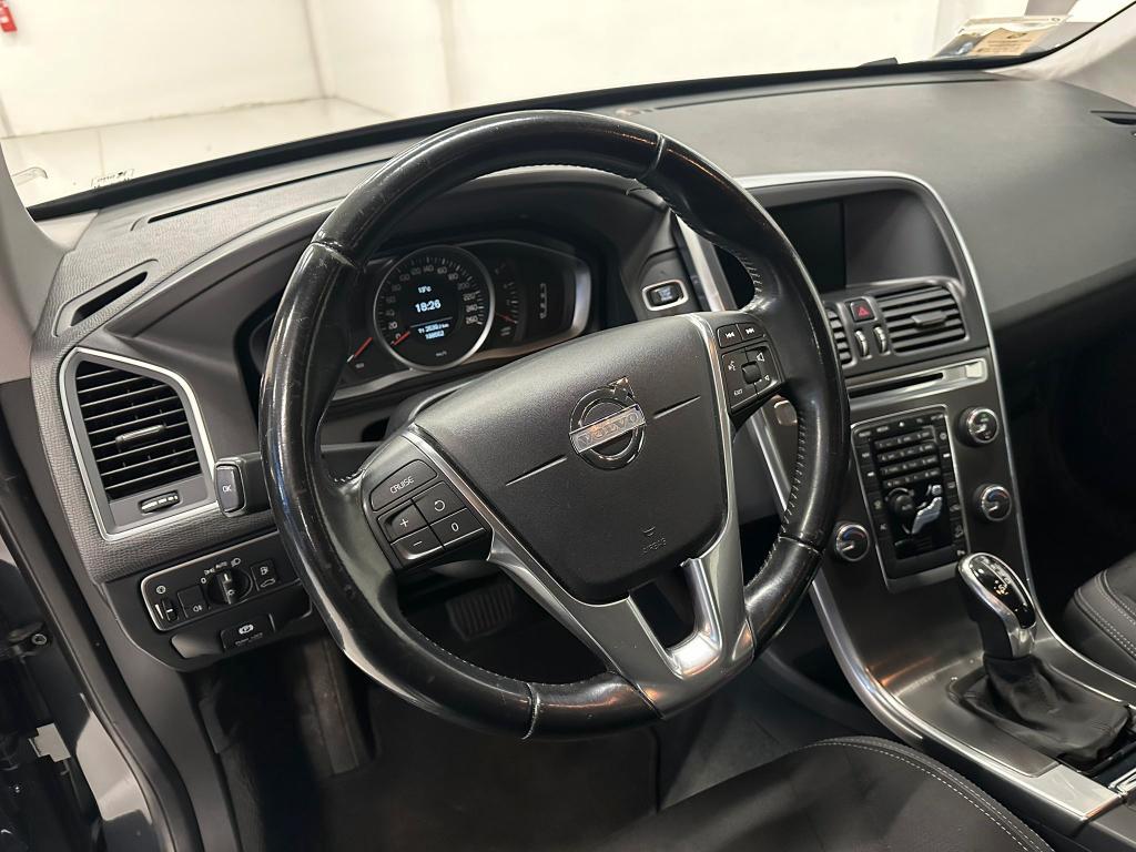 Volvo XC60 2.4 d4 Momentum awd 181cv geartronic