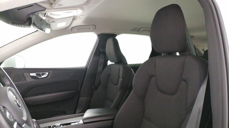 Volvo XC60 2.0 b4 Momentum Pro auto