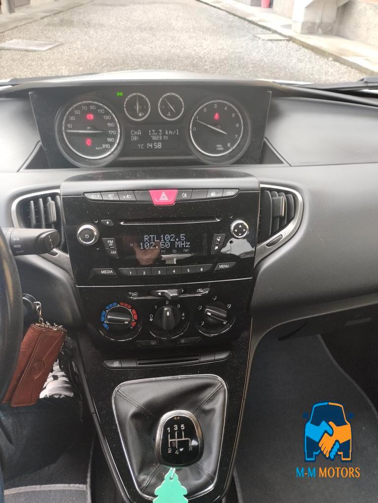 Lancia Ypsilon 5 Porte Ypsilon 1.2 8v Gold c/CL 69cv E6