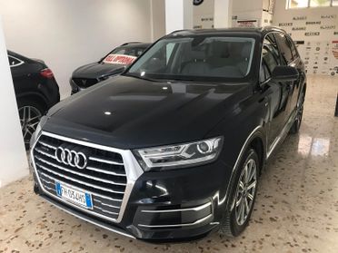 Audi Q7 3.0 TDI S-LINE quattro tiptronic 12/2017
