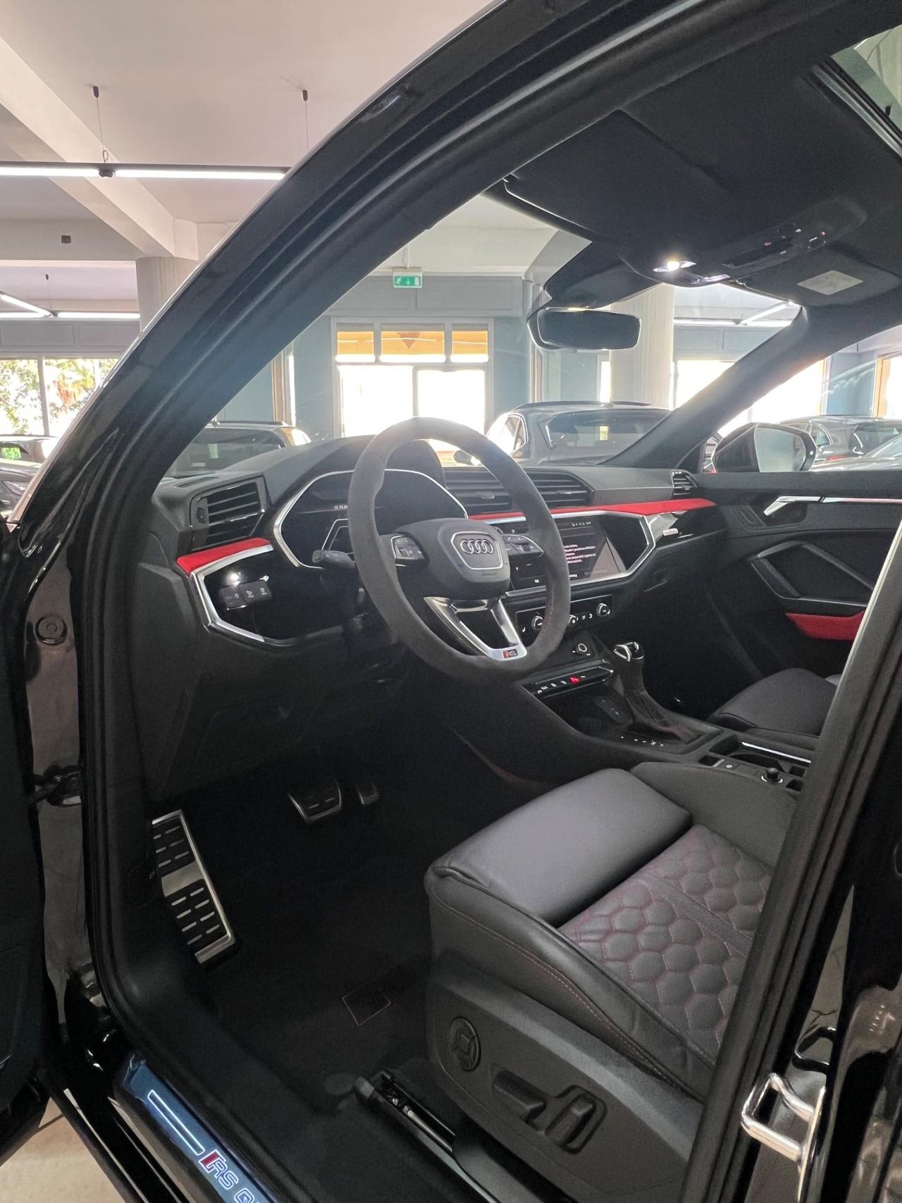 Audi Q3 RS Q3 quattro S tronic