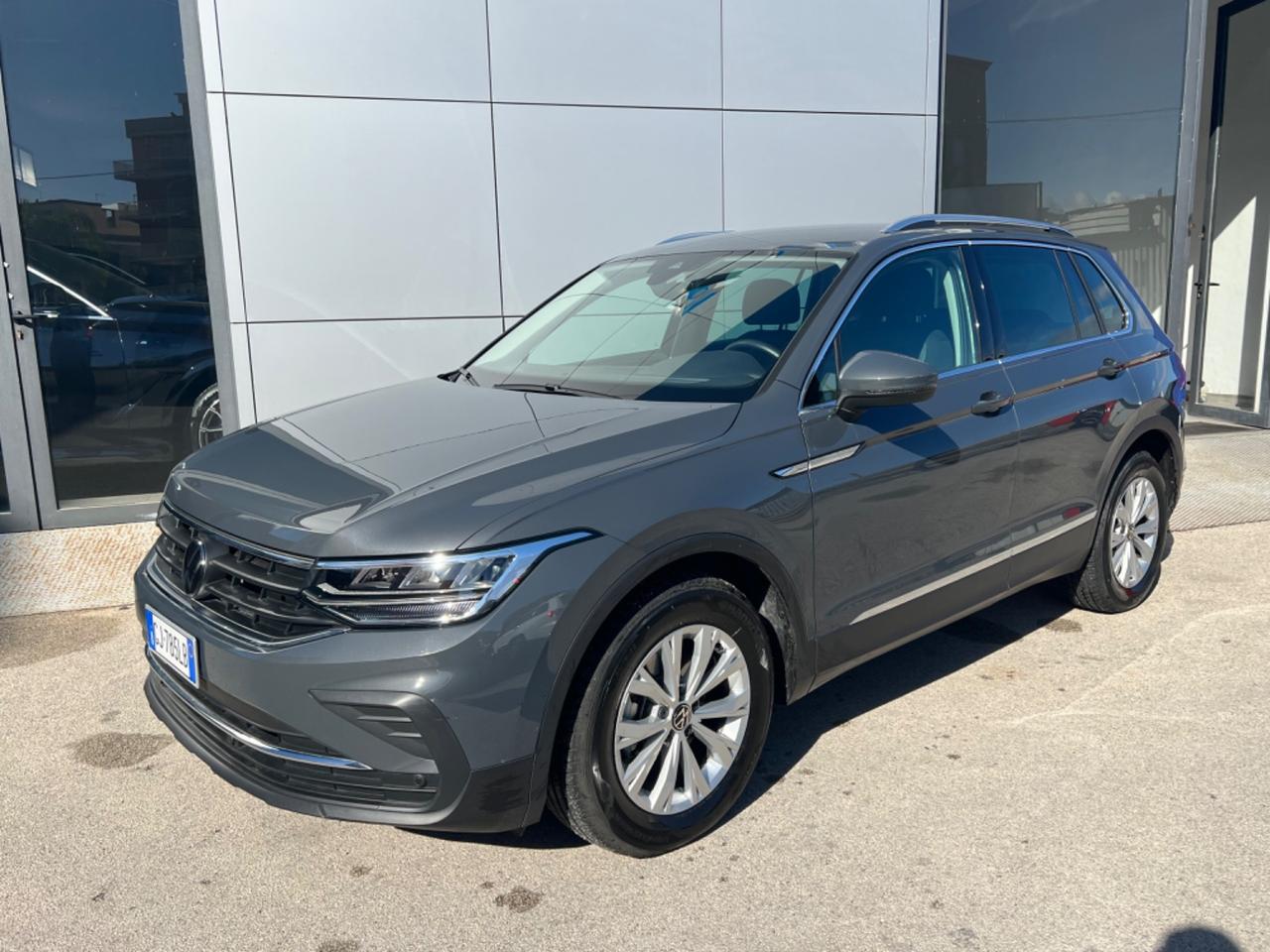 Volkswagen Tiguan 2.0 TDI Life - manuale - anno 2022 - km 9.000