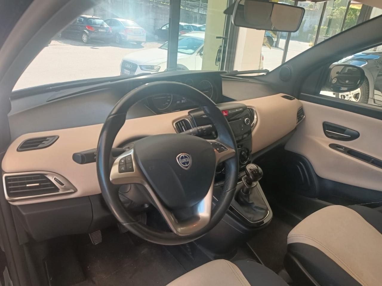 Lancia Ypsilon 1.2 69 CV 5 porte 30th Anniversary
