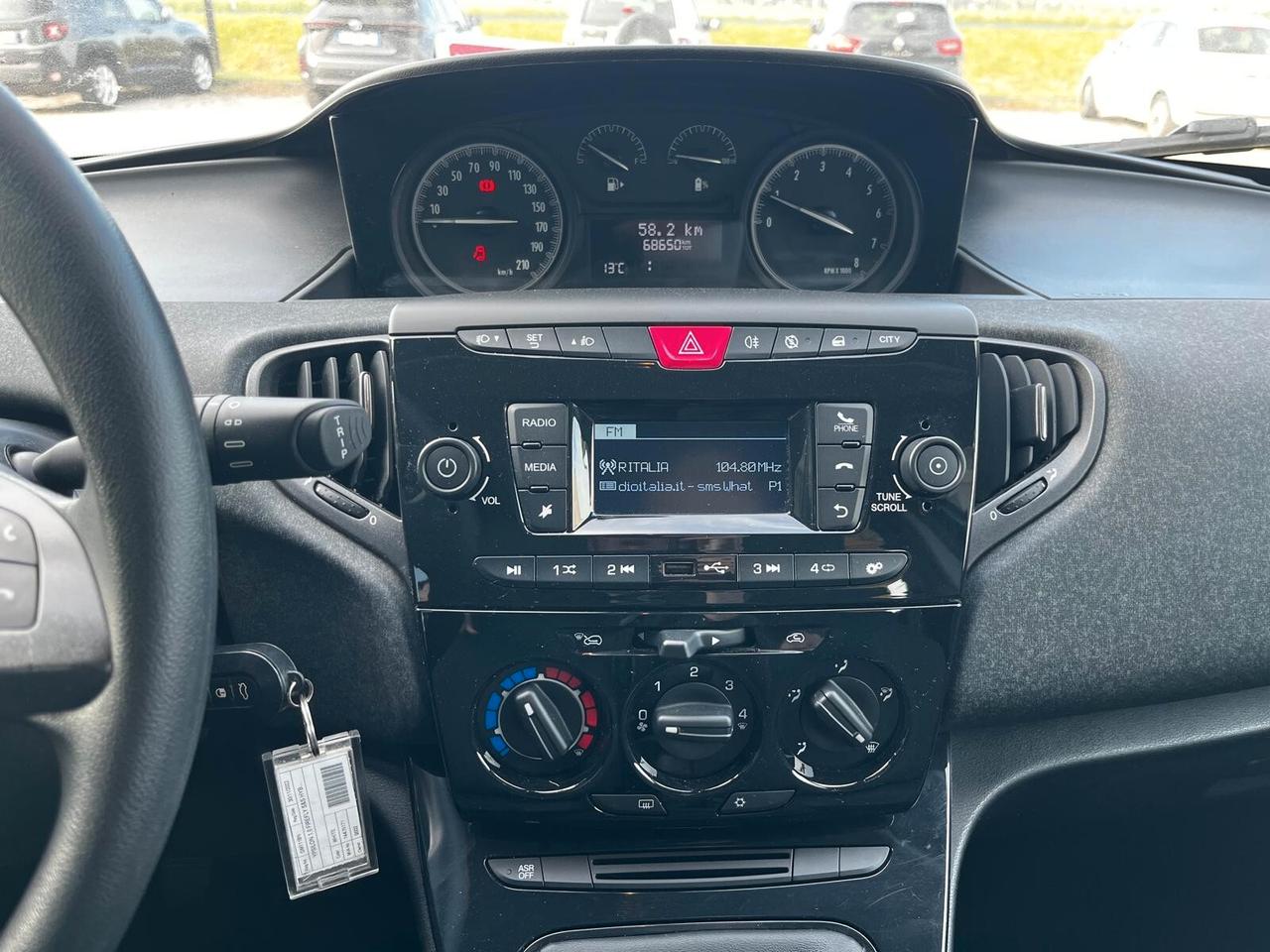 Lancia Ypsilon 1.0 FireFly 5 porte S&S Hybrid Silver Plus