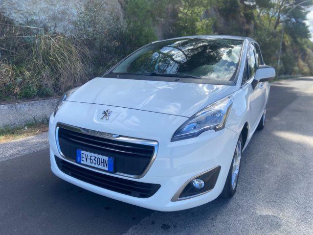 PEUGEOT 5008 1.6 HDi 115CV Allure