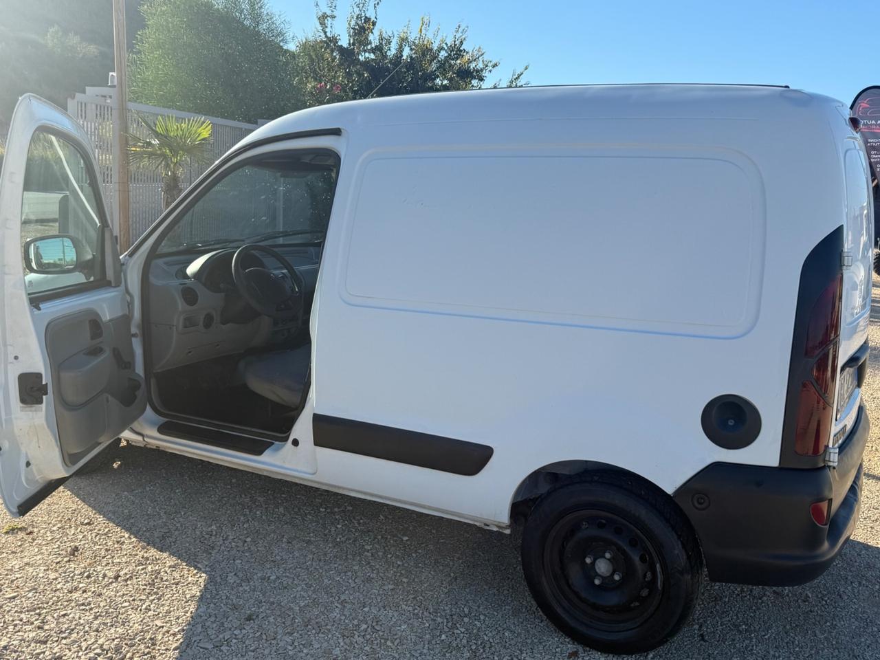 Renault Kangoo 1.9 diesel PORTA LATERALE 1.999€