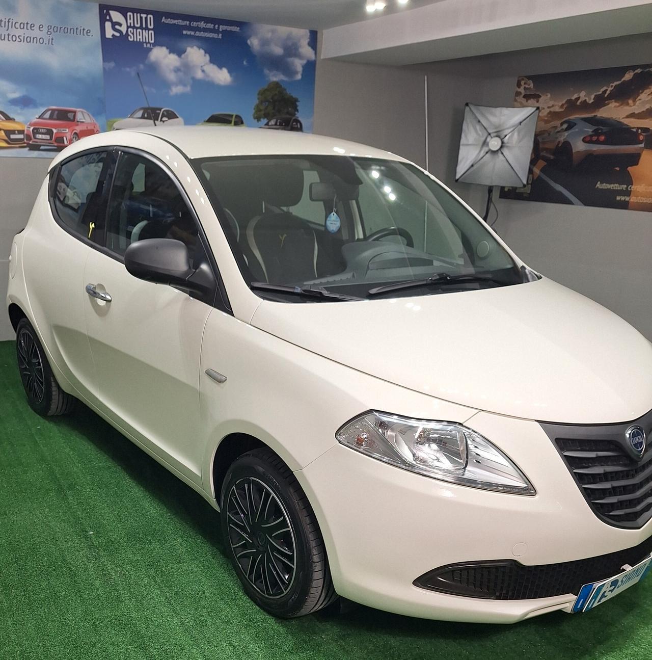 Lancia Ypsilon 1.2 69 CV 5 porte 2015