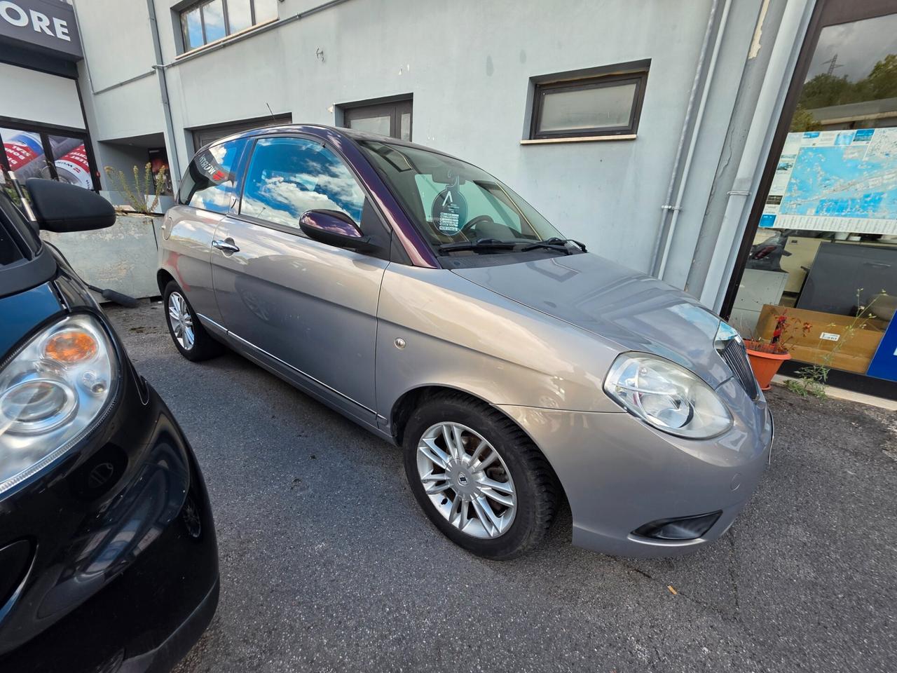 Lancia Ypsilon 1.4 Platino
