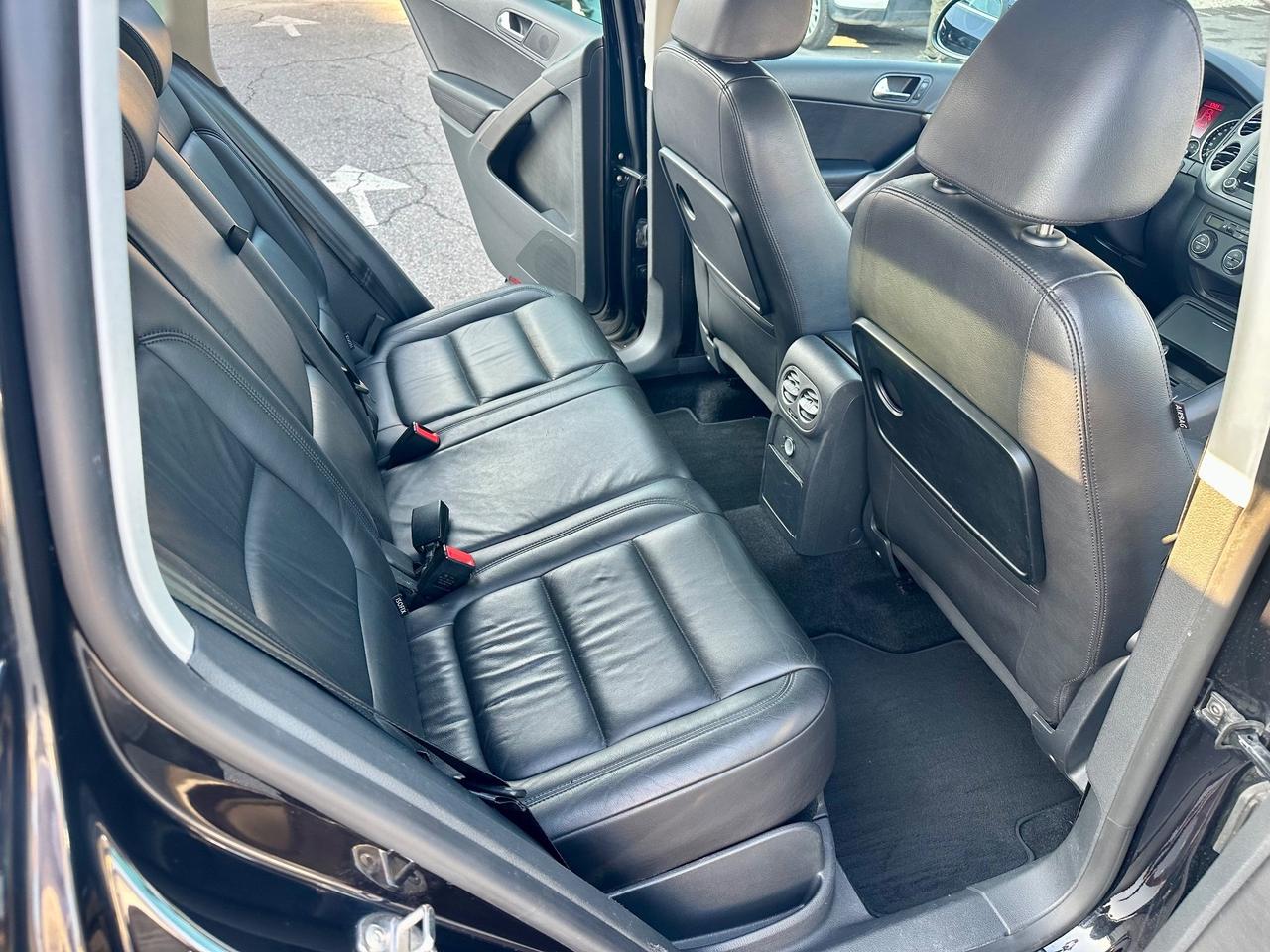 Volkswagen Tiguan 2.0 TDI DPF 4MOTION tiptronic Track & Field