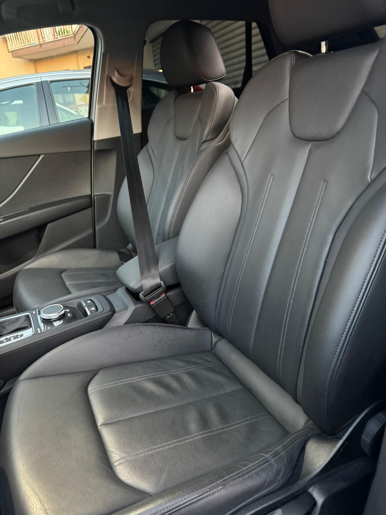 Audi Q2 35 TDI Identity Black Ufficiale Full Optional