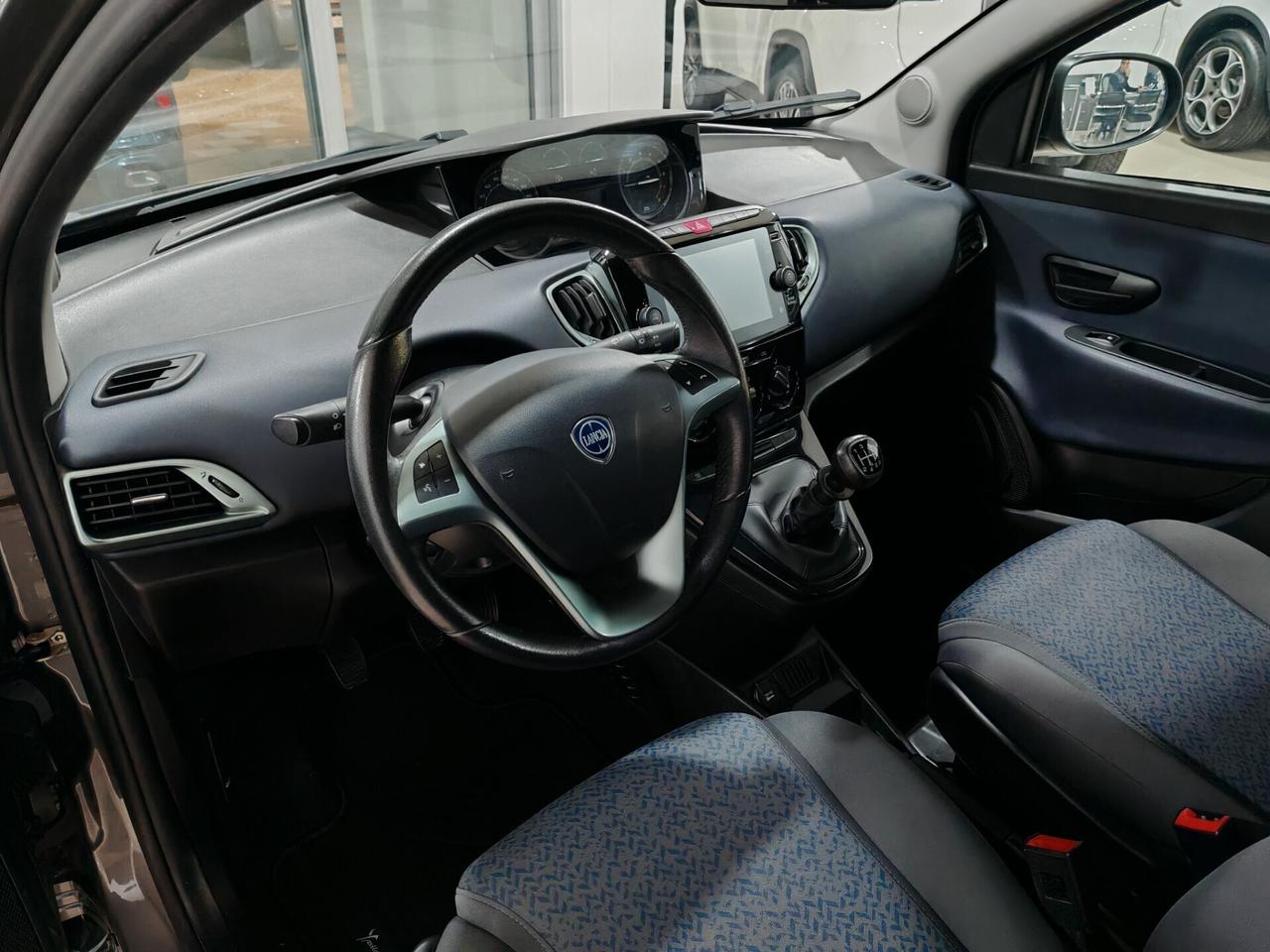 Lancia Ypsilon 1.0 Hybrid Gold 2023