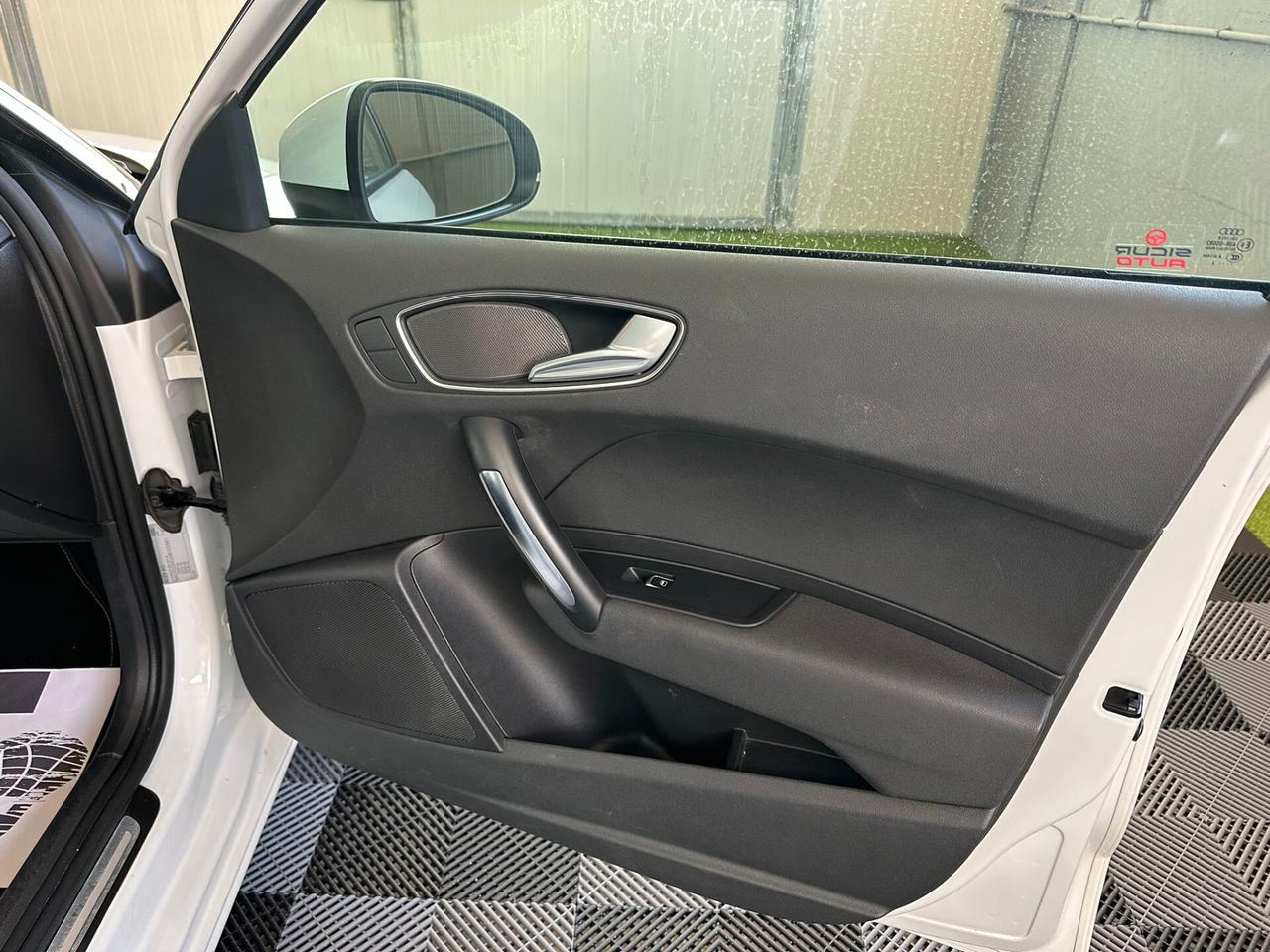 Audi A1 SPB 1.6 TDI 116 CV Admired