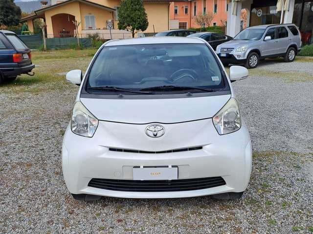 Toyota iQ iQ 1.0 cvt (multidrive)