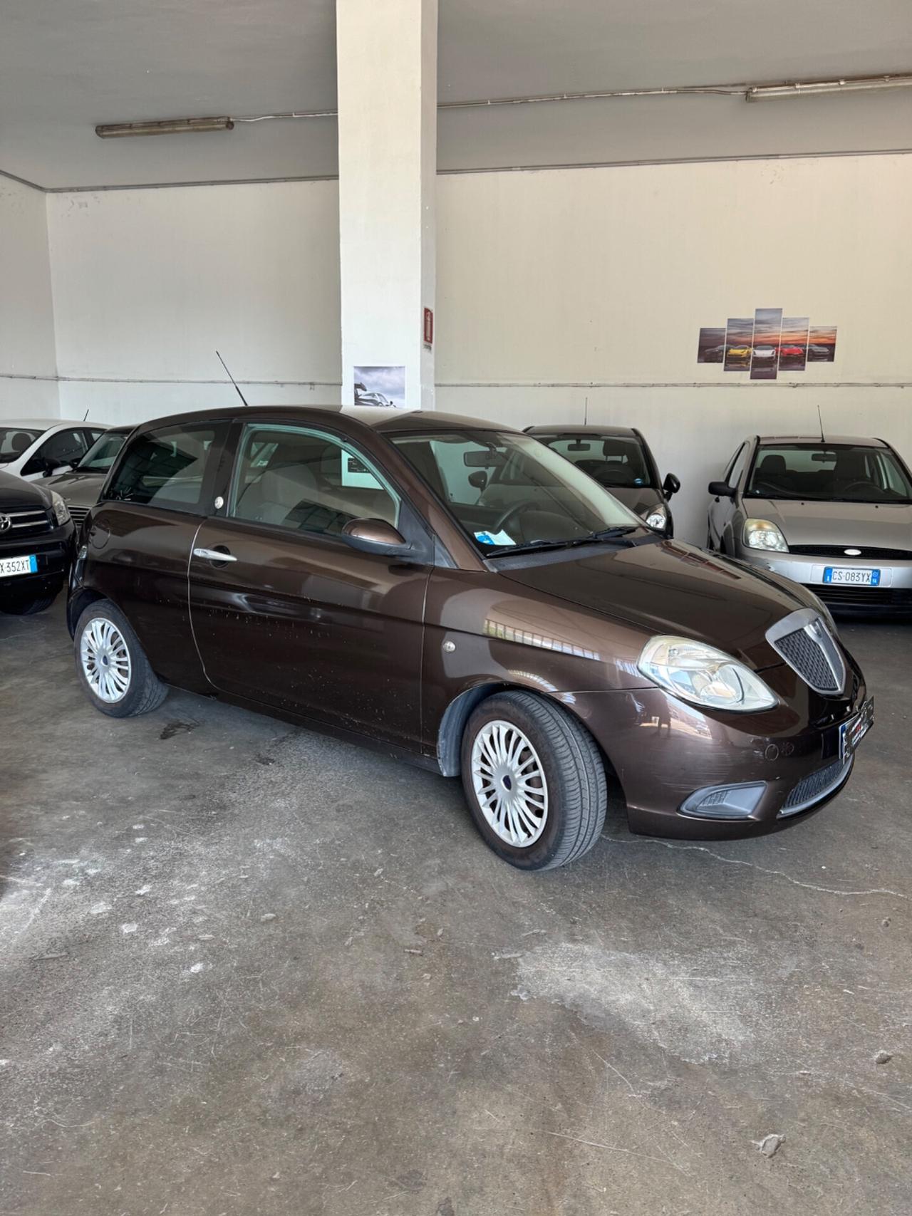 Lancia Ypsilon 1.4 Platino Ecochic GPL