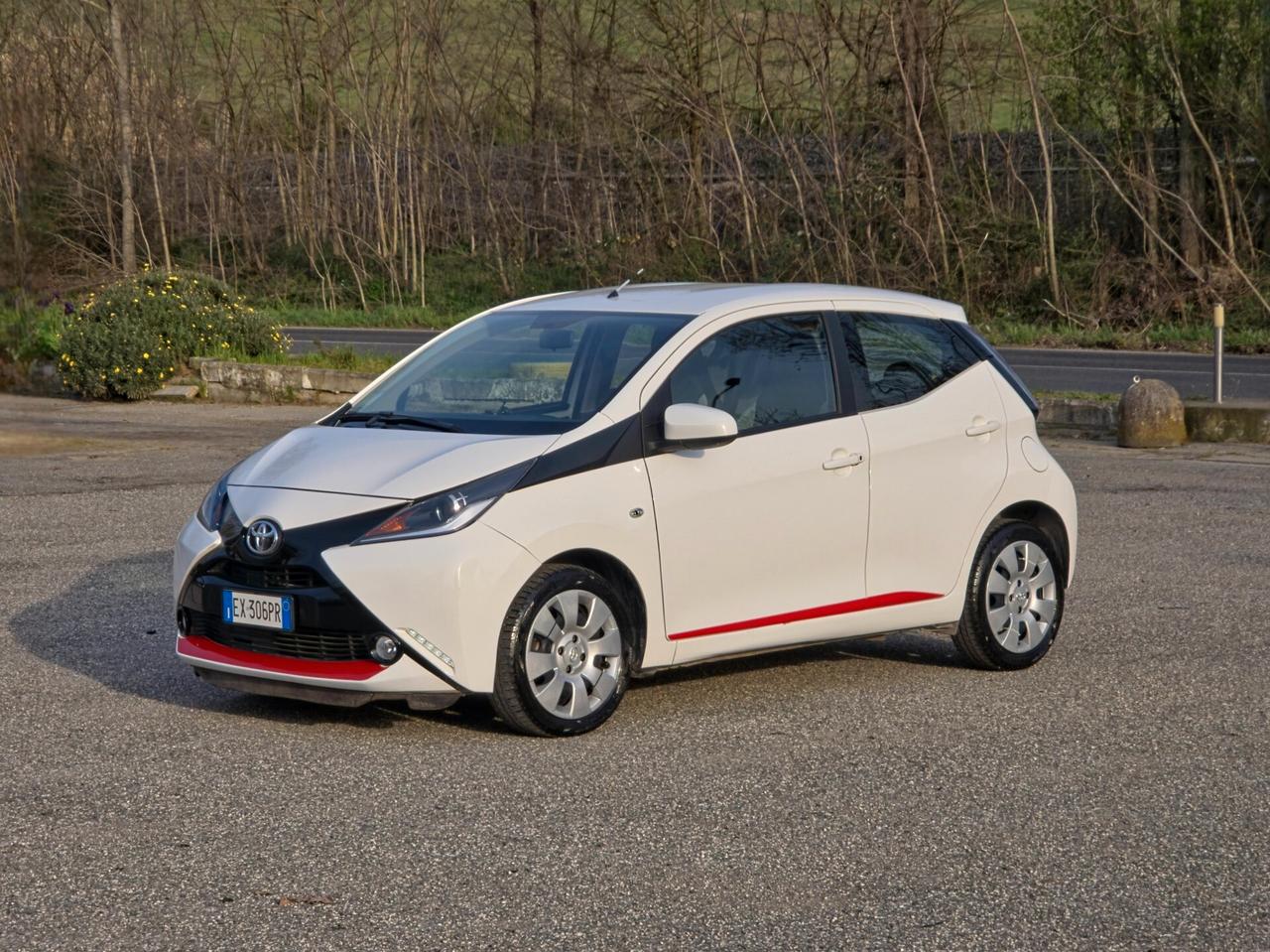 Toyota Aygo 1.0 VVT-i 69 CV 5 porte x-cite MMT 2014-E5B Automatico NEO