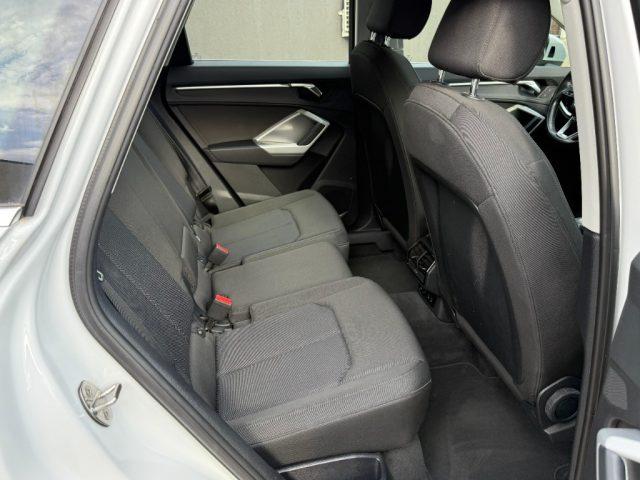 AUDI Q3 35 TDI S tronic Business Advanced NAVI - LED - 18