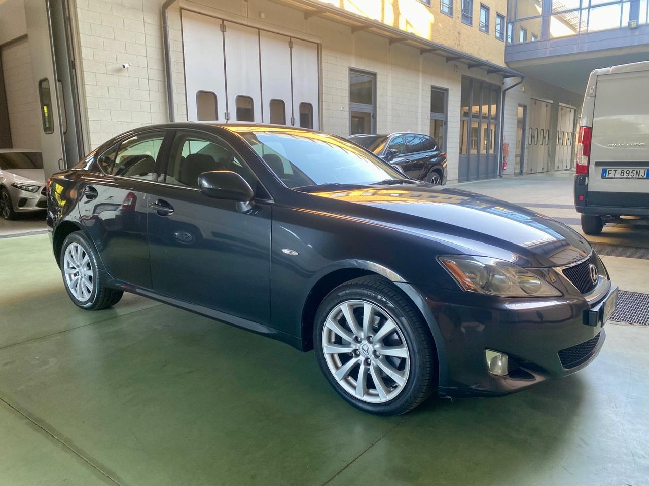 Lexus IS 220d IS 220d MC Luxury