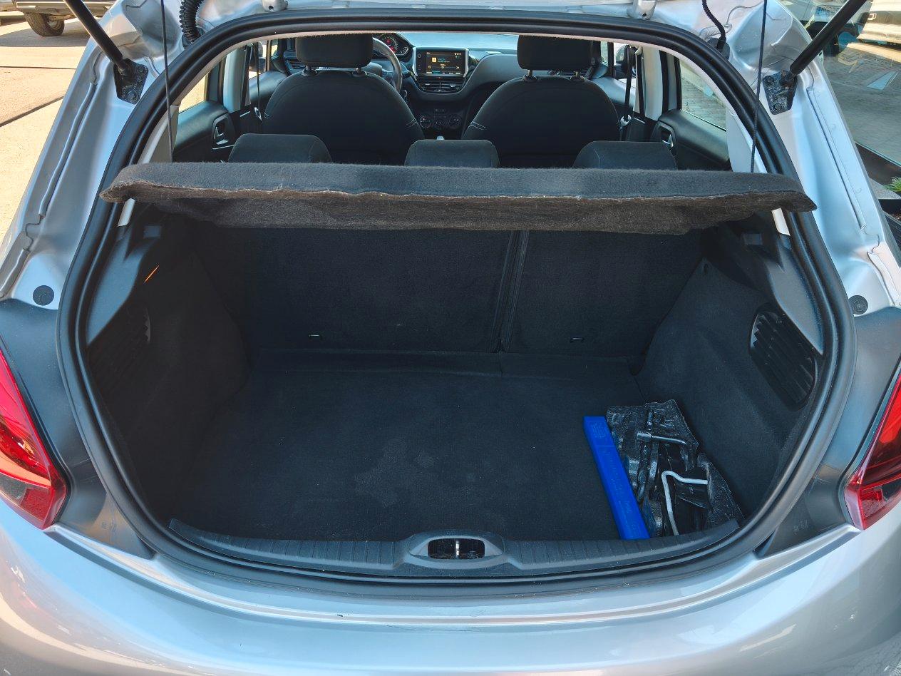 Peugeot 208 5 Porte 1.6 bluehdi Active PACK 75cv OK NEOPATENTATI