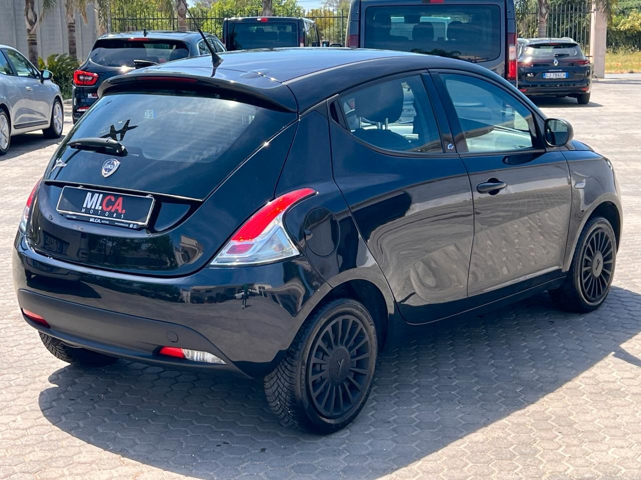 Lancia Ypsilon 1.2 69 CV 5 porte GPL Ecochic Elefantino Blu