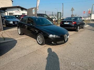 Alfa Romeo 147 1.9 JTD (120) 5 porte Distinctive