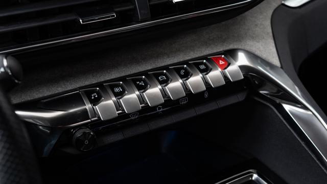 PEUGEOT 3008 BlueHDi 130 S&S EAT8 IVA UNIPRO