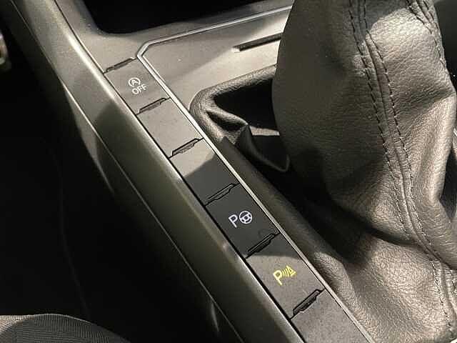 Volkswagen Polo 6ª serie 1.0TSI 95CV R-Line - NEOPATENTATI