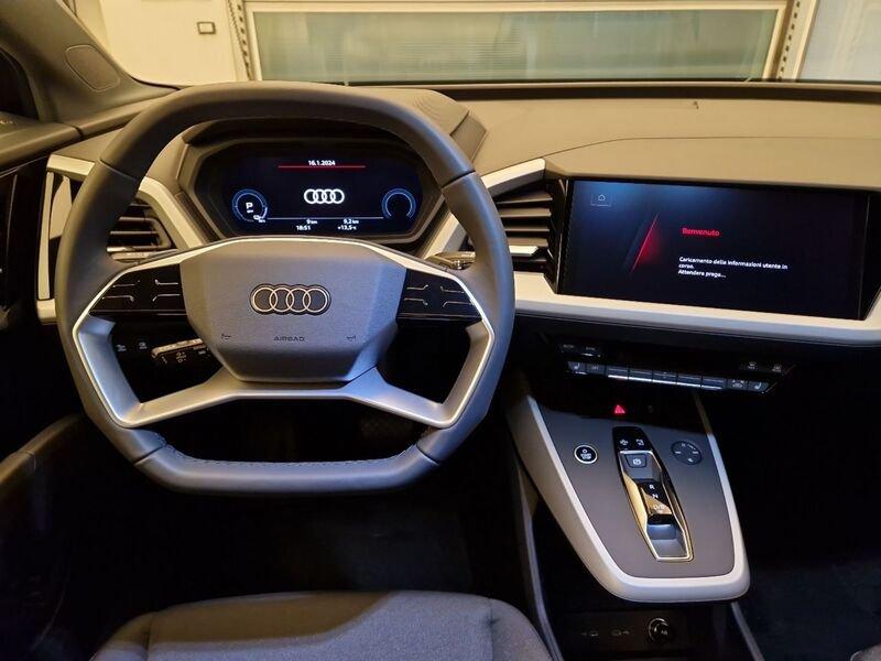 Audi Q4 e-tron Q4 40 e-tron Business Advanced