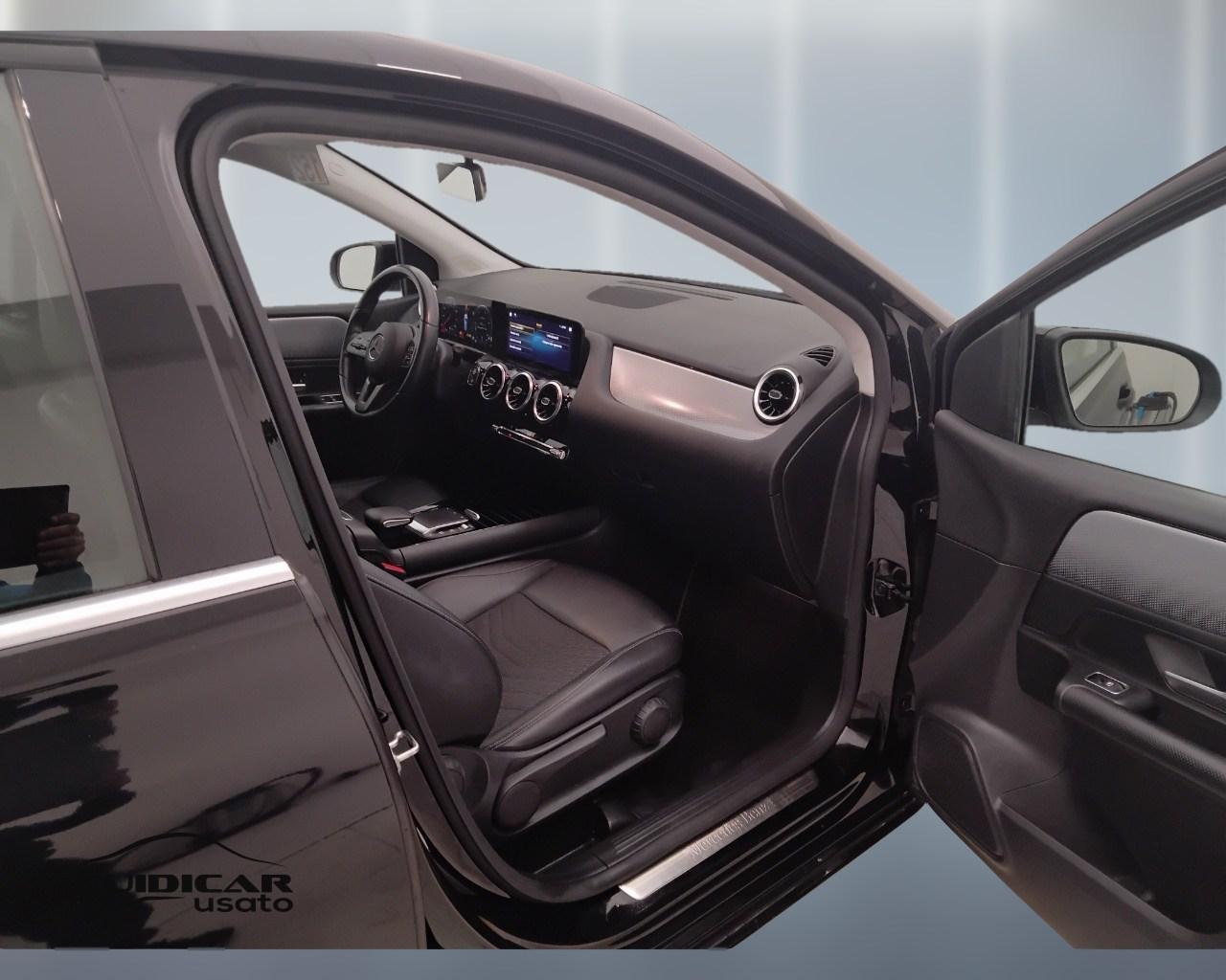 Mercedes-Benz Classe B - W247 2018 - B 180 d Sport auto