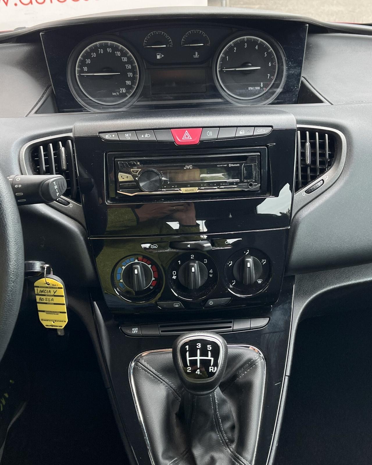 Lancia Ypsilon 1.2 69 CV 5 porte Mya