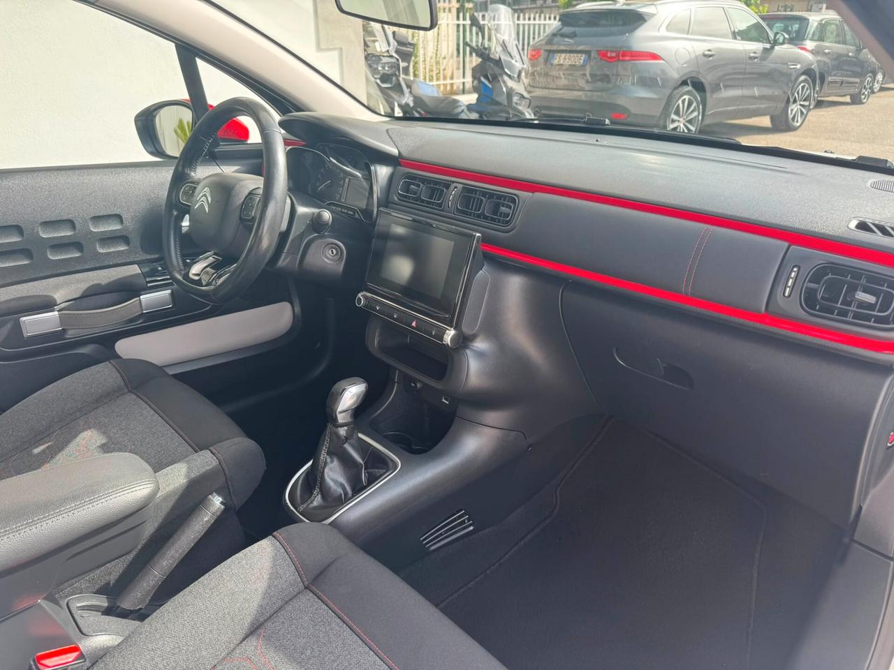 Citroen C3 PureTech 82 Shine 100 MILA KM