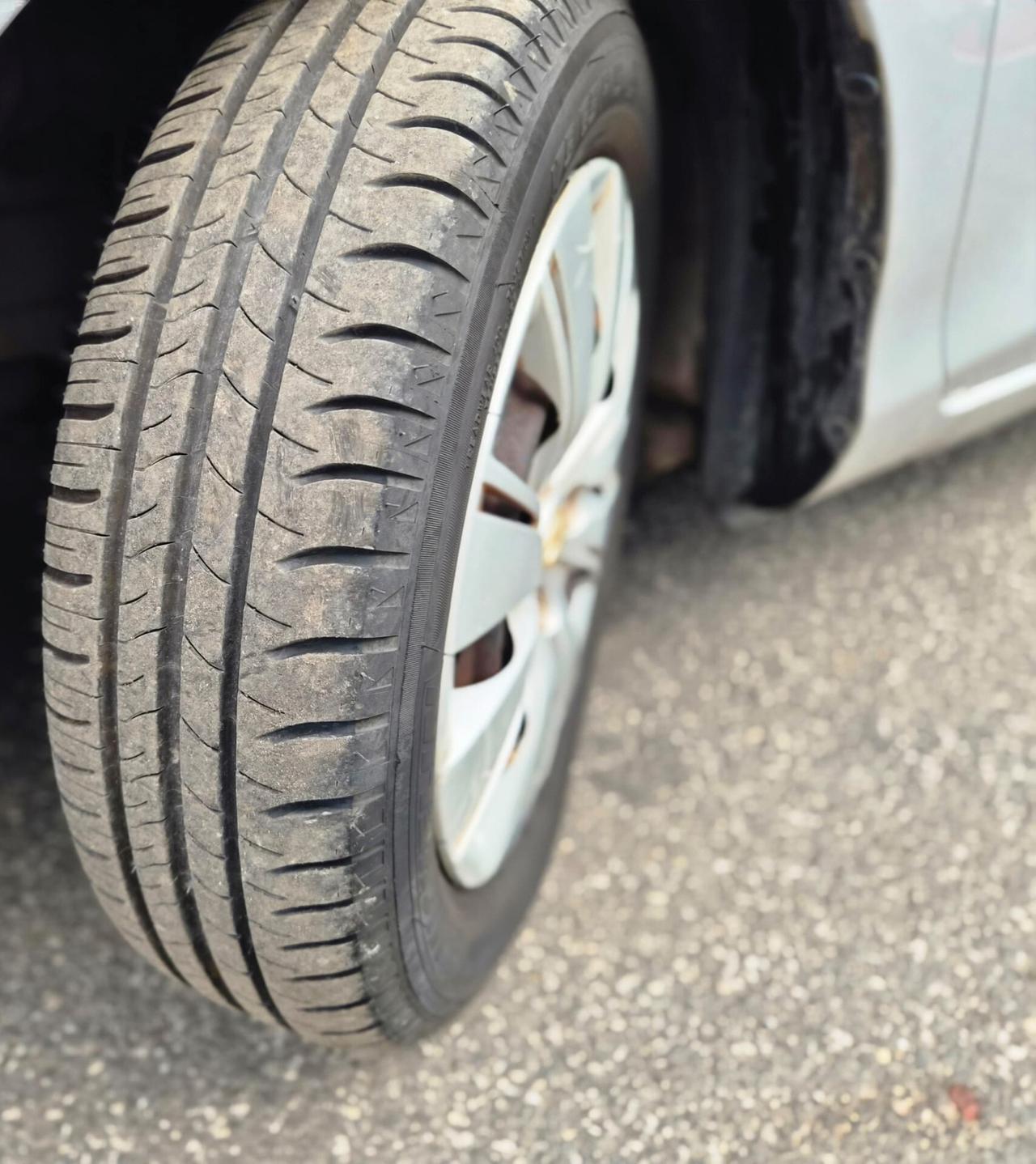 Toyota Yaris 1.3 5 porte Lounge