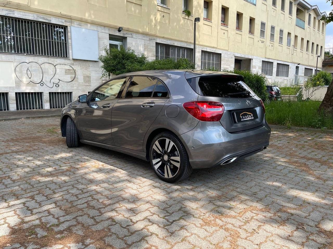 Mercedes-Benz A 200 Business A 200 D