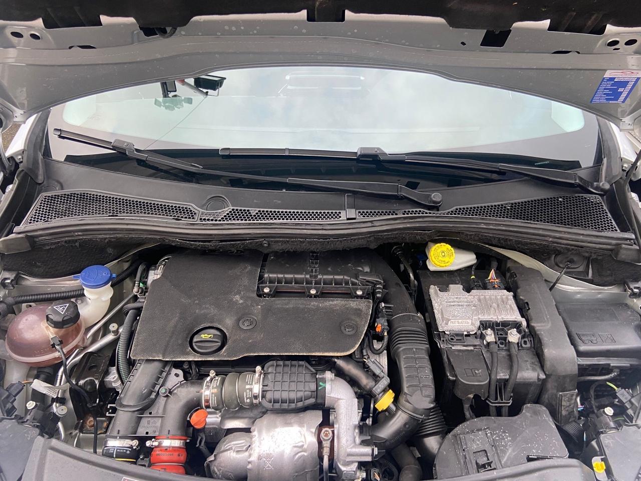 Peugeot 208 BlueHDi 75 5 porte Black Line 120.000Km