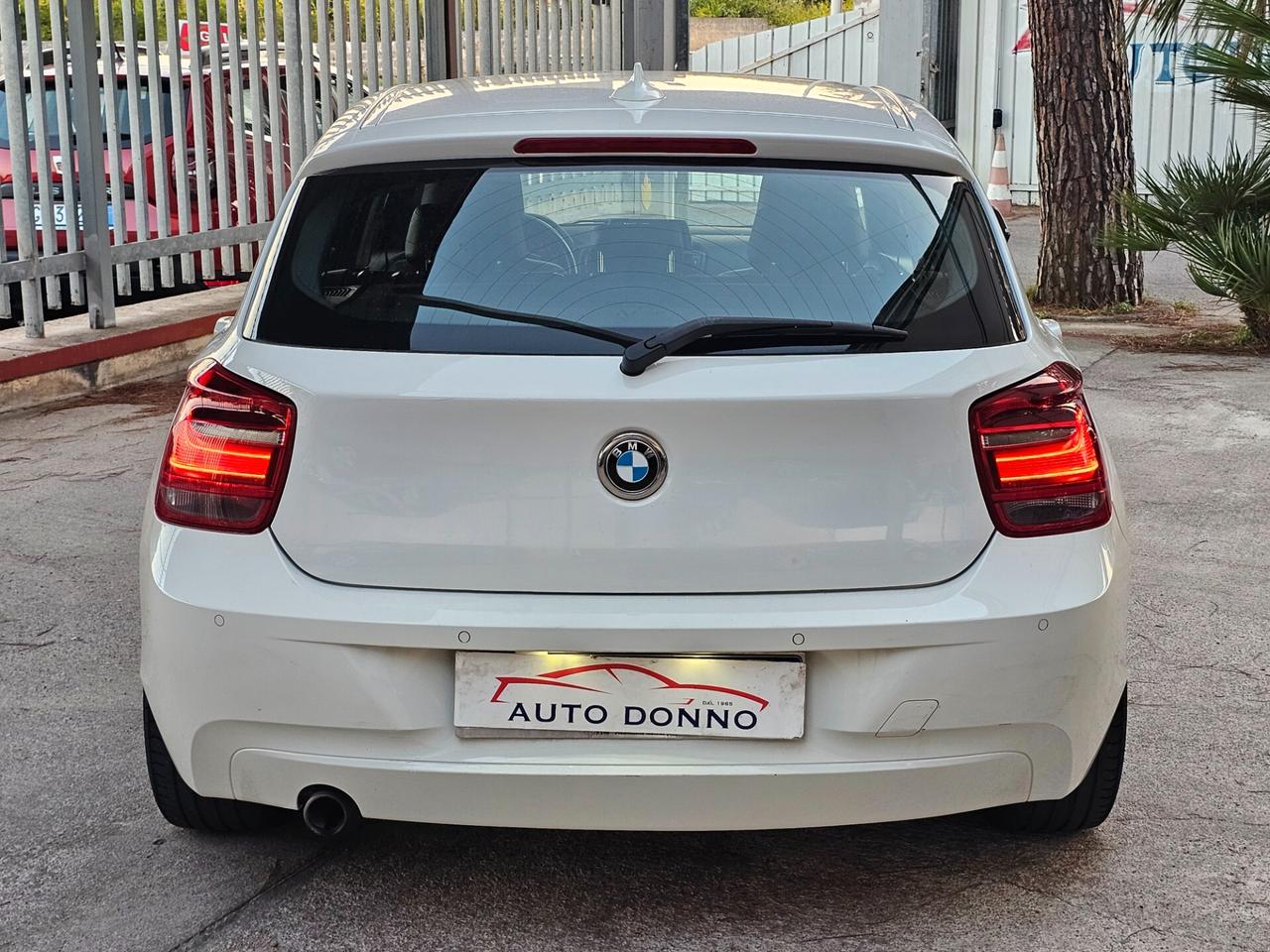 Bmw 116d 5p. Unique