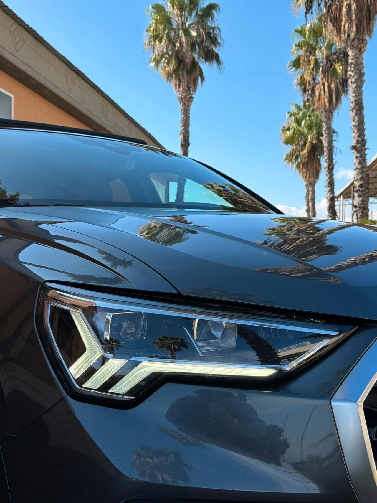 Audi Q3 35 TDI S tronic line edition//