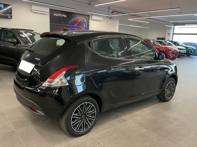 LANCIA Ypsilon 1.0 69 CV Hybrid Silver