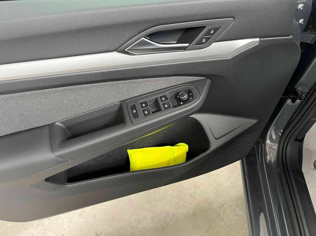 Volkswagen Golf 1.5 etsi Life 115cv dsg