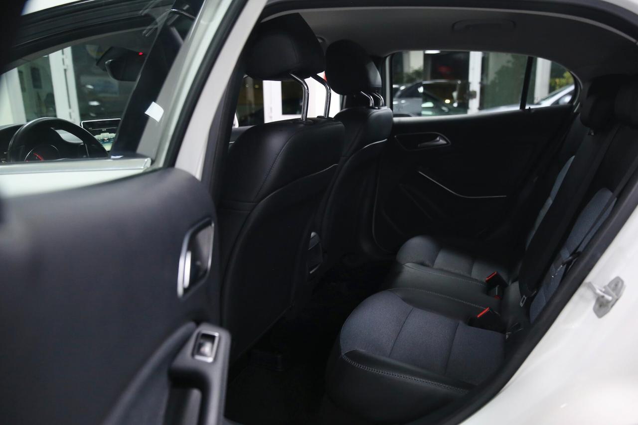 Mercedes-benz GLA 180 d Automatic Business