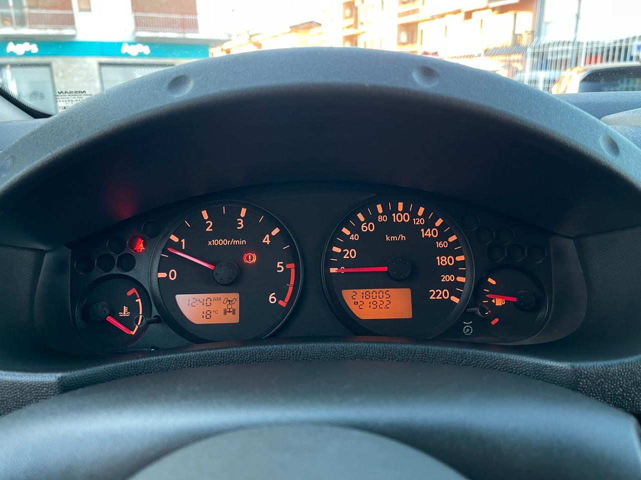 Nissan Navara 2.5 dCi 4 porte Double Cab LE