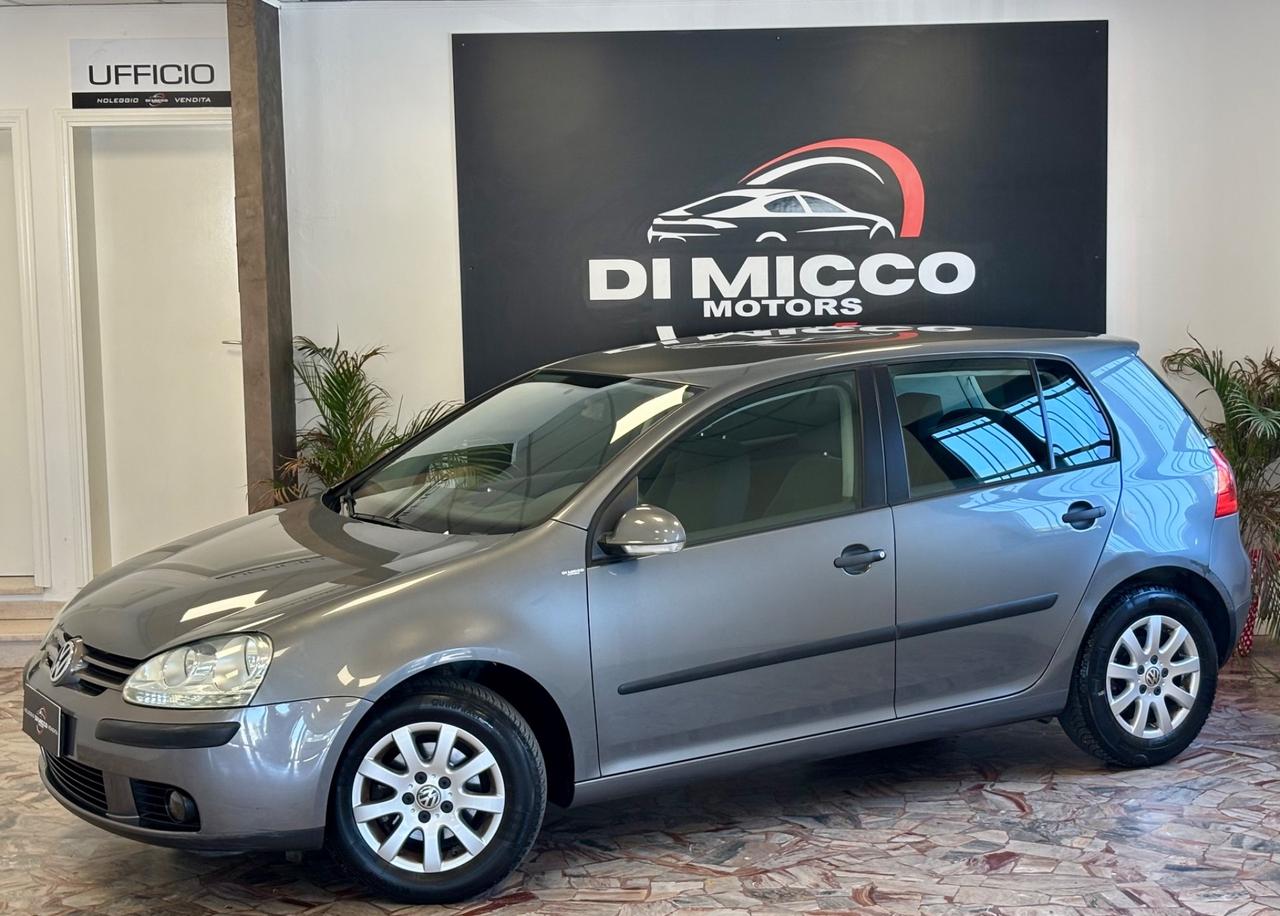 Volkswagen Golf 1.6 16V FSI 5p. Sportline