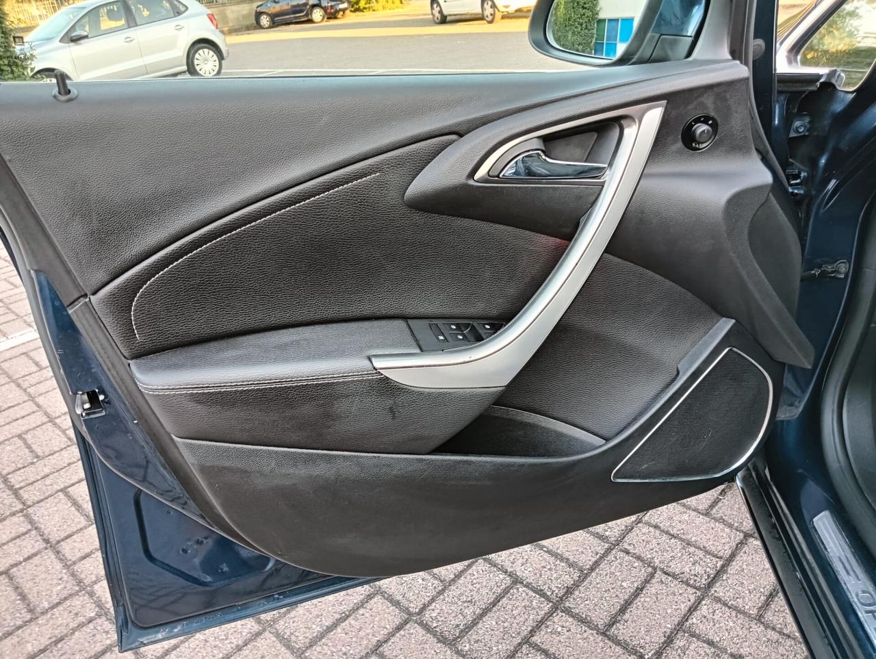CELL 320 147 1147 WUATSAPP 3276540940. Opel Astra 1.7 CDTI 125CV Sports Tourer Cosmo