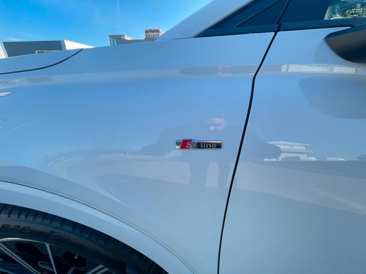 Audi Q4 50 e-tron quattro S line edition