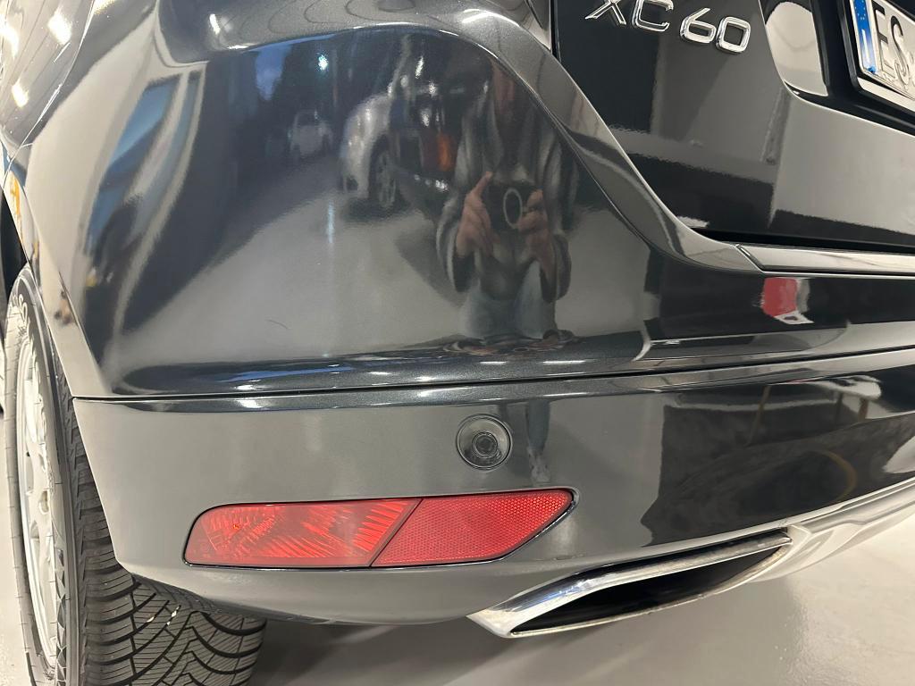 Volvo XC60 2.4 d4 Momentum awd 181cv geartronic