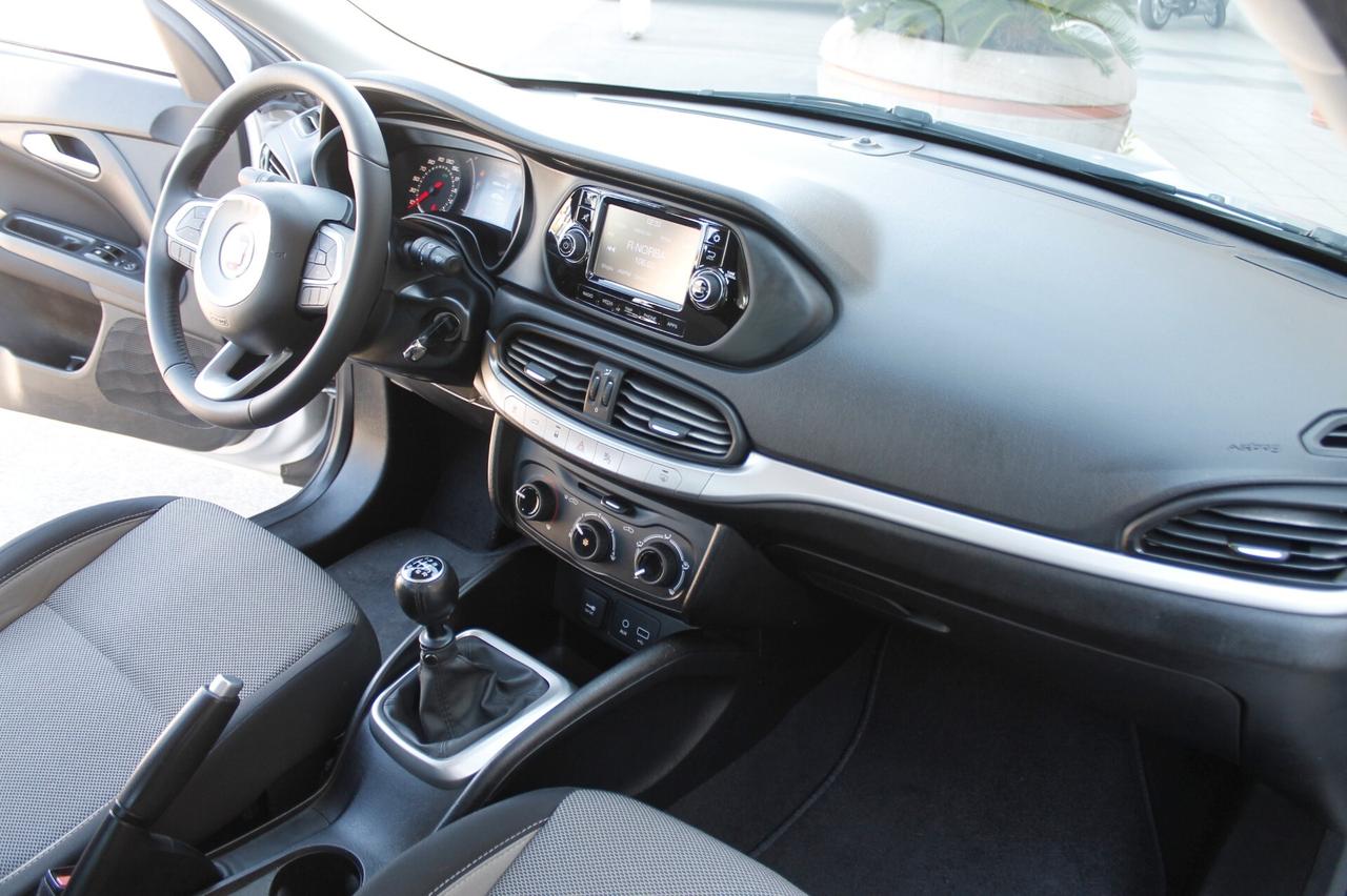 Fiat Tipo 1.4 4 porte Easy 95 cv OK NEOPATENTATI