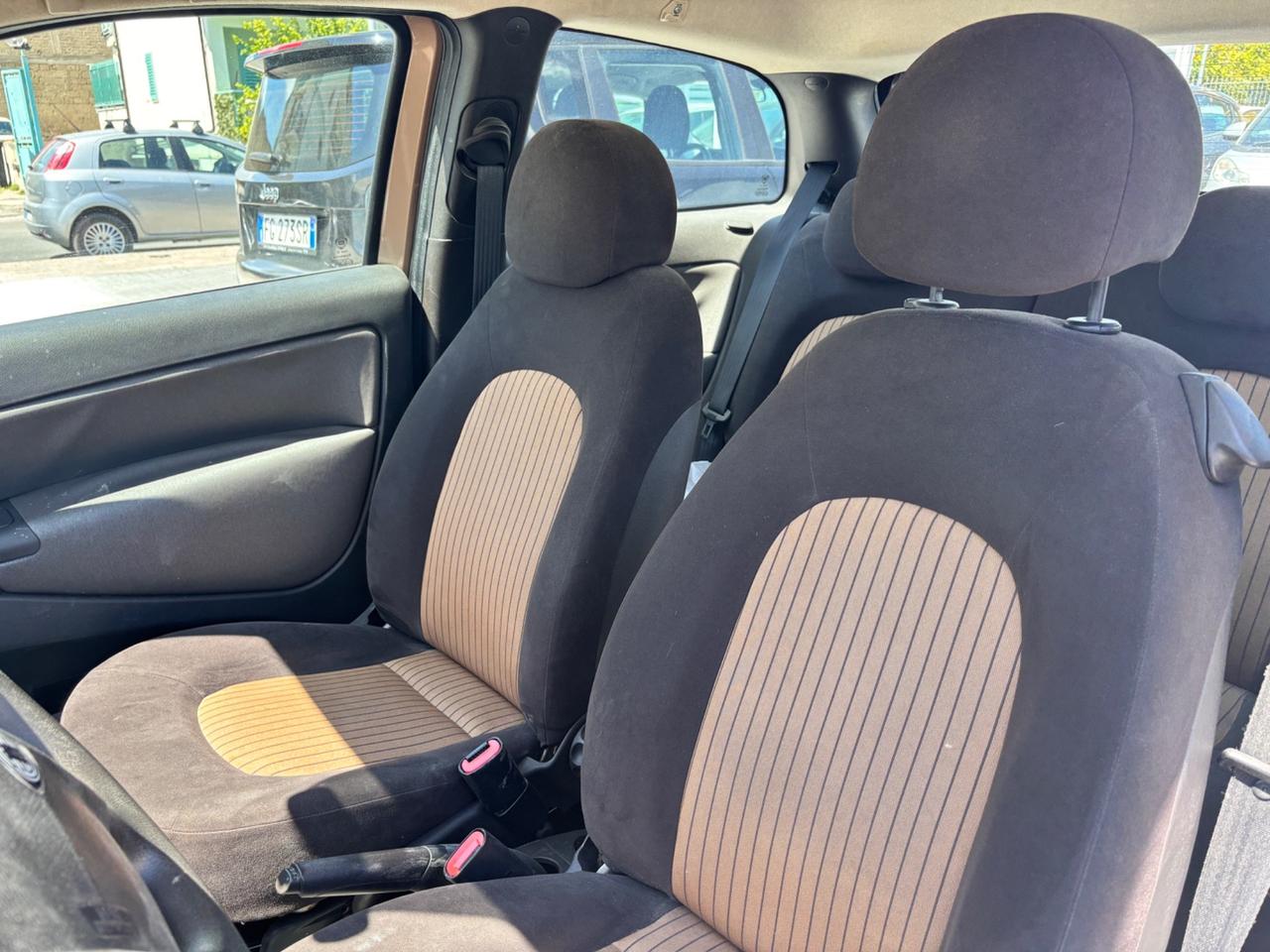 Lancia Ypsilon 1.4 Oro Giallo