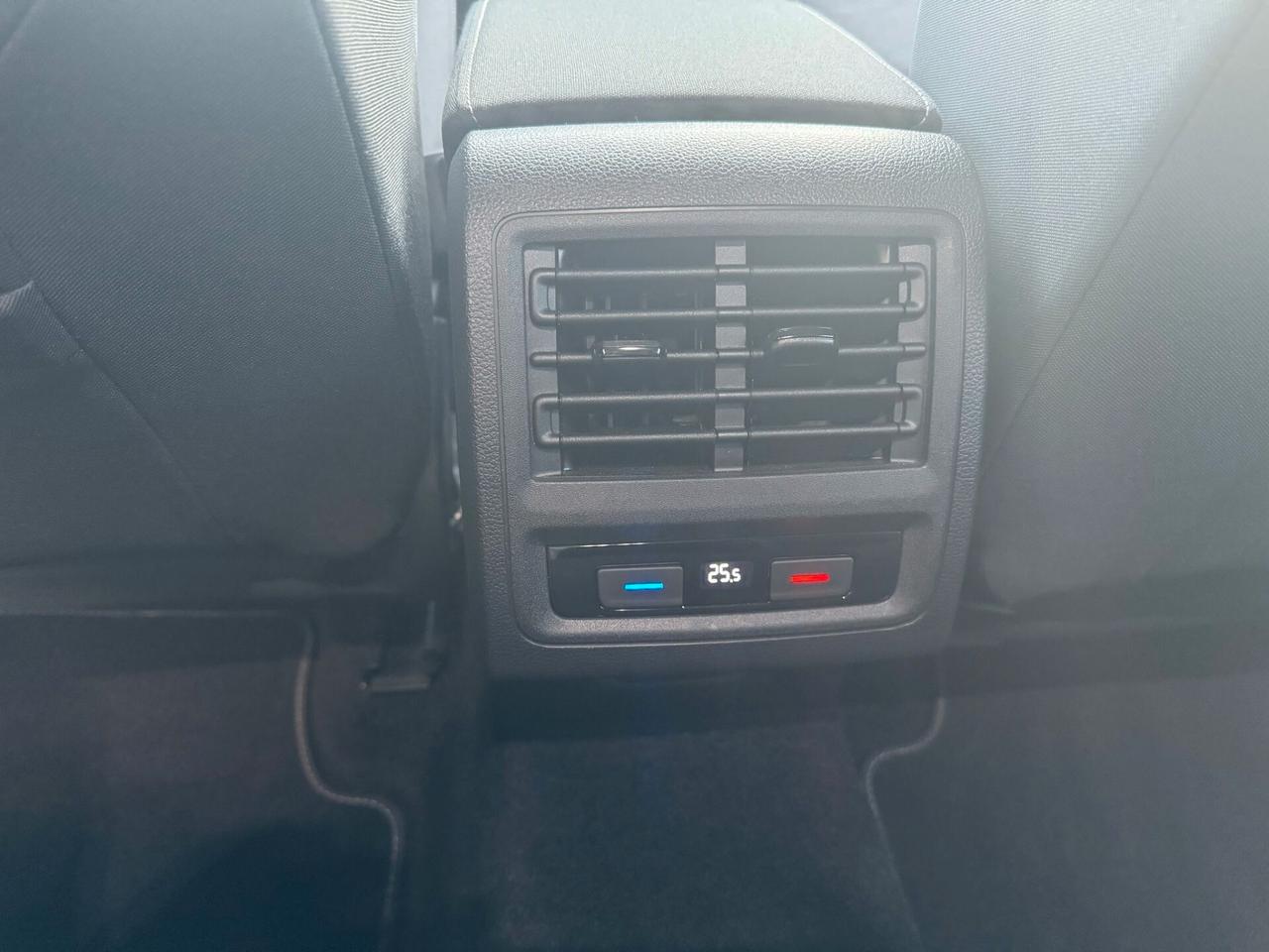 Volkswagen Golf 2.0 TDI 150 CV DSG SCR Style