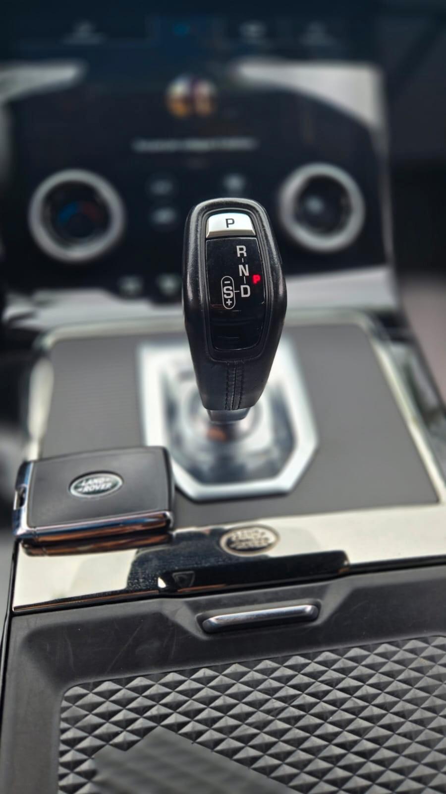 Land Rover Range Rover Evoque 2.0d i4 mhev R-Dynamic SE awd 240CV Uff Italy Navi