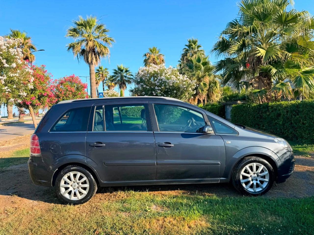 Opel Zafira 1.9 cdti Cosmo 120cv auto