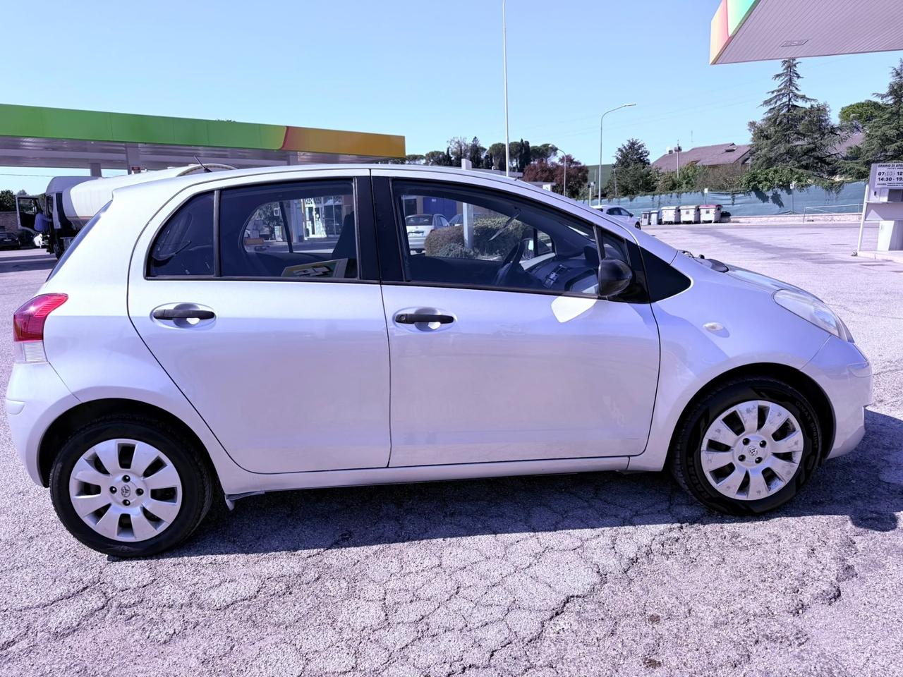 Toyota Yaris 1.0 5 porte Ok neopatentati