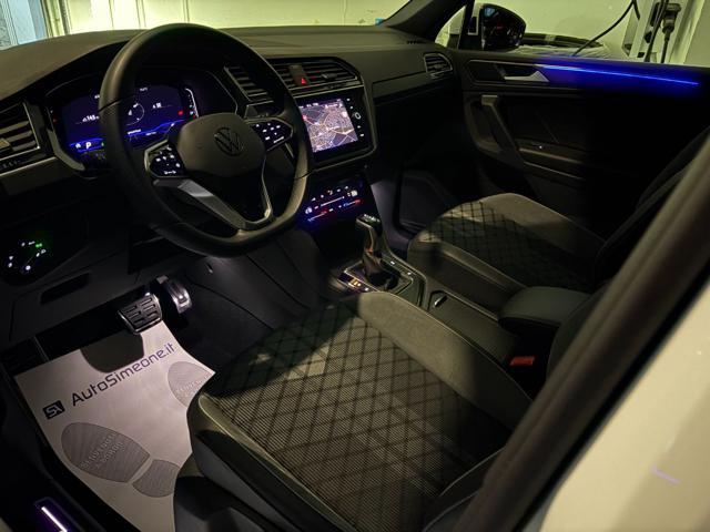 VOLKSWAGEN Tiguan 2.0 TDI 150 CV SCR DSG R-Line LUCI AMBIENTE